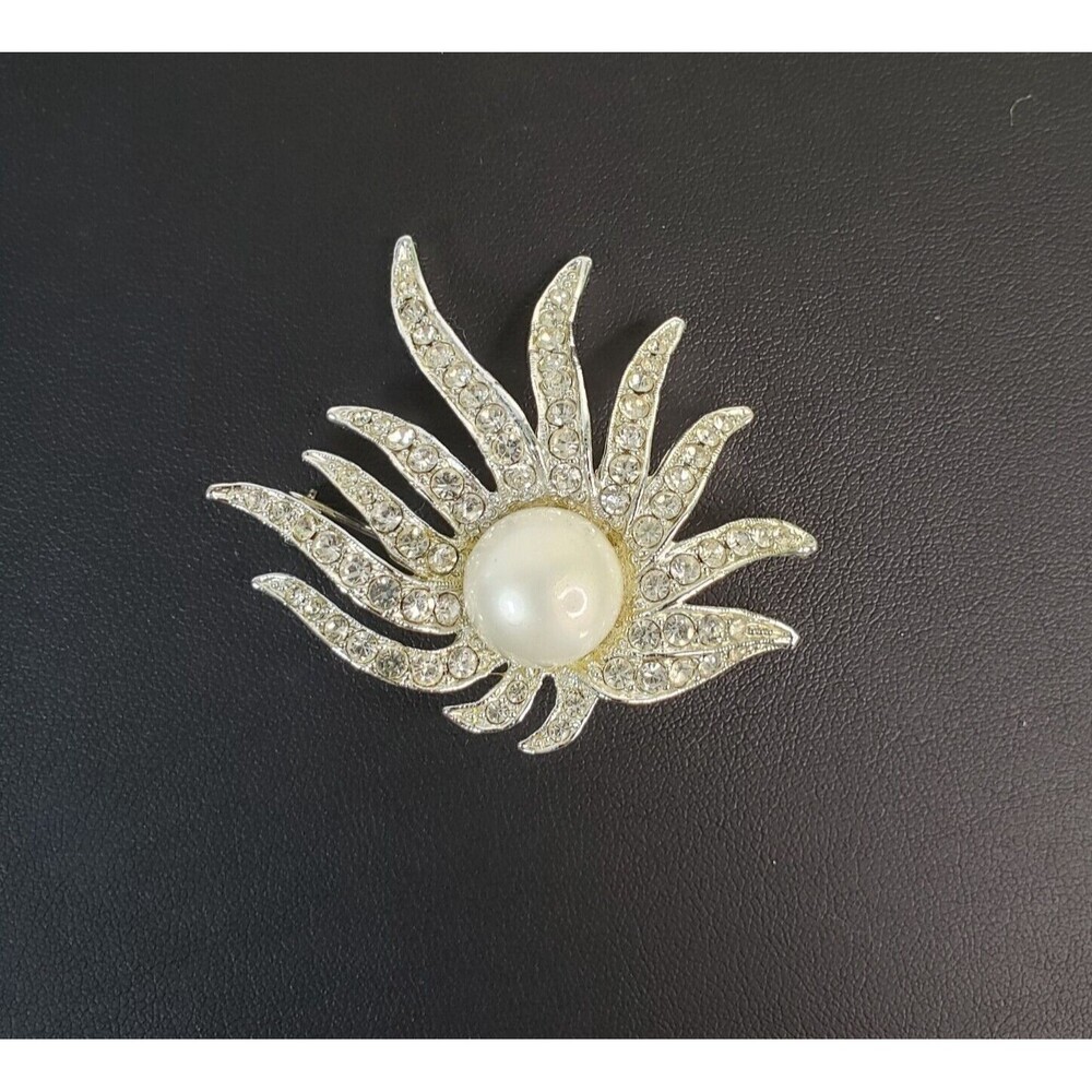 Vintage Signed Celebrity MCM Silver Tone Faux Pearl Flower Floral Brooch Pin - Picture 2 of 5